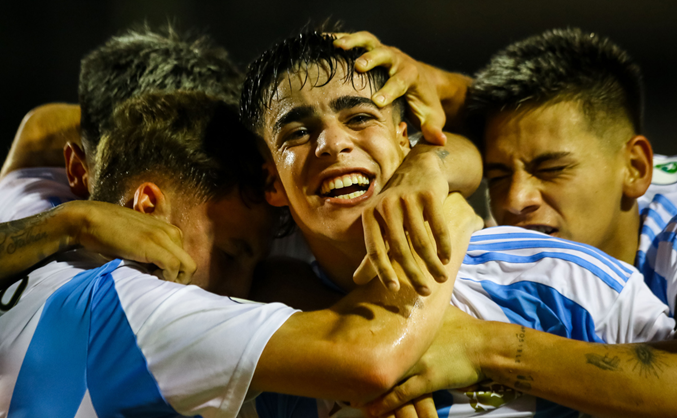 Argentina derrota 1-0 a Bolivia y apunta hacia la fase final del Sudamericano