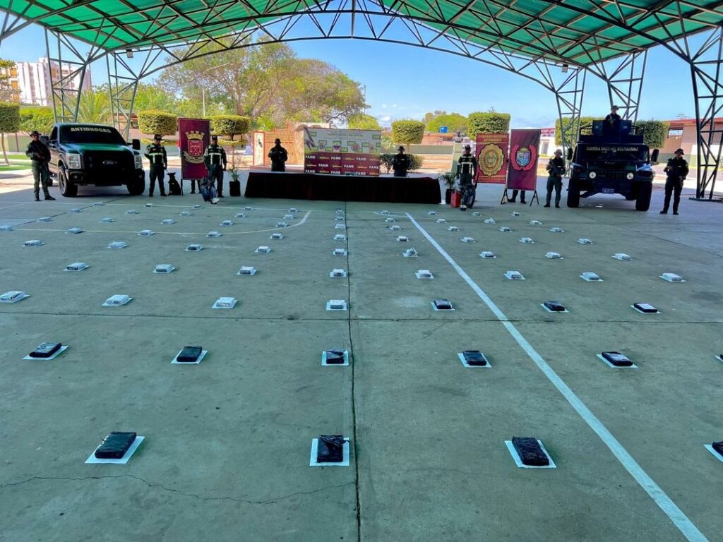 GNB incautó 100 panelas de cocaína en el municipio Guajira del estado Zulia