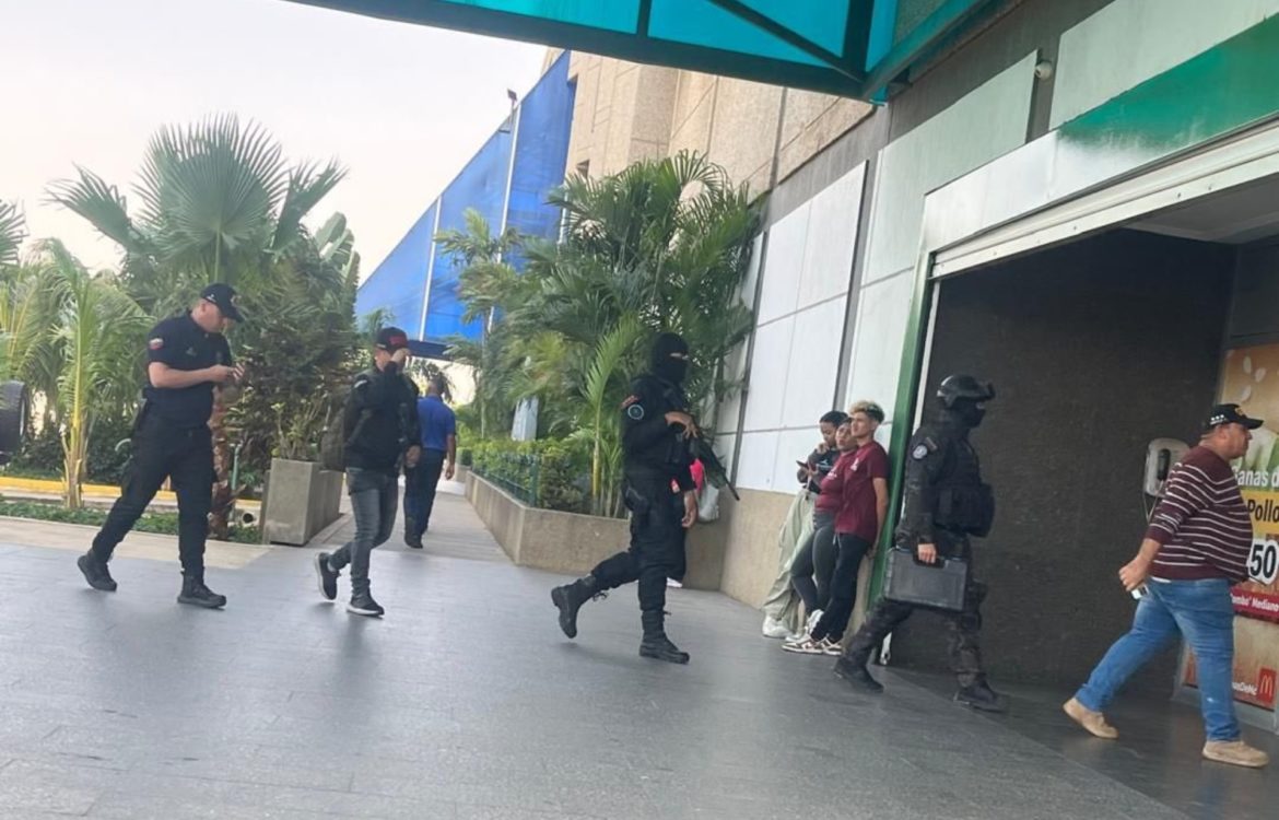 Desalojaron centro comercial en Maracaibo por alerta de presunto artefecto explosivo