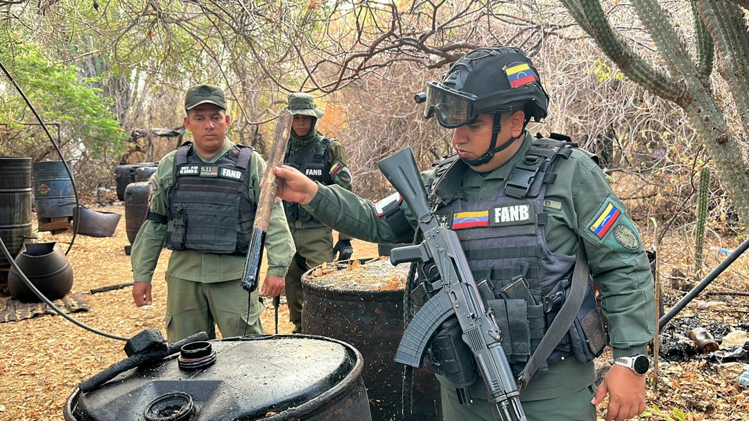 GNB desmantela nuevo centro clandestino de producción de combustible en Los Puertos de Altagracia