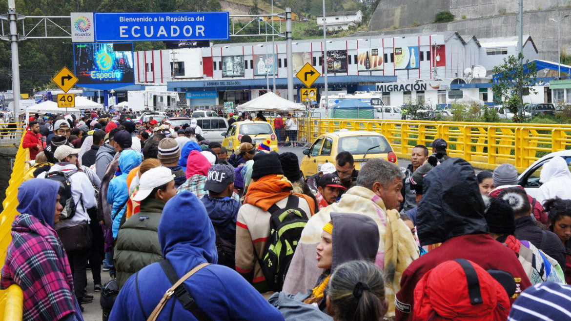 Derogación de amnistía en Ecuador deja en vilo a 90 mil venezolanos, denuncia organización civil