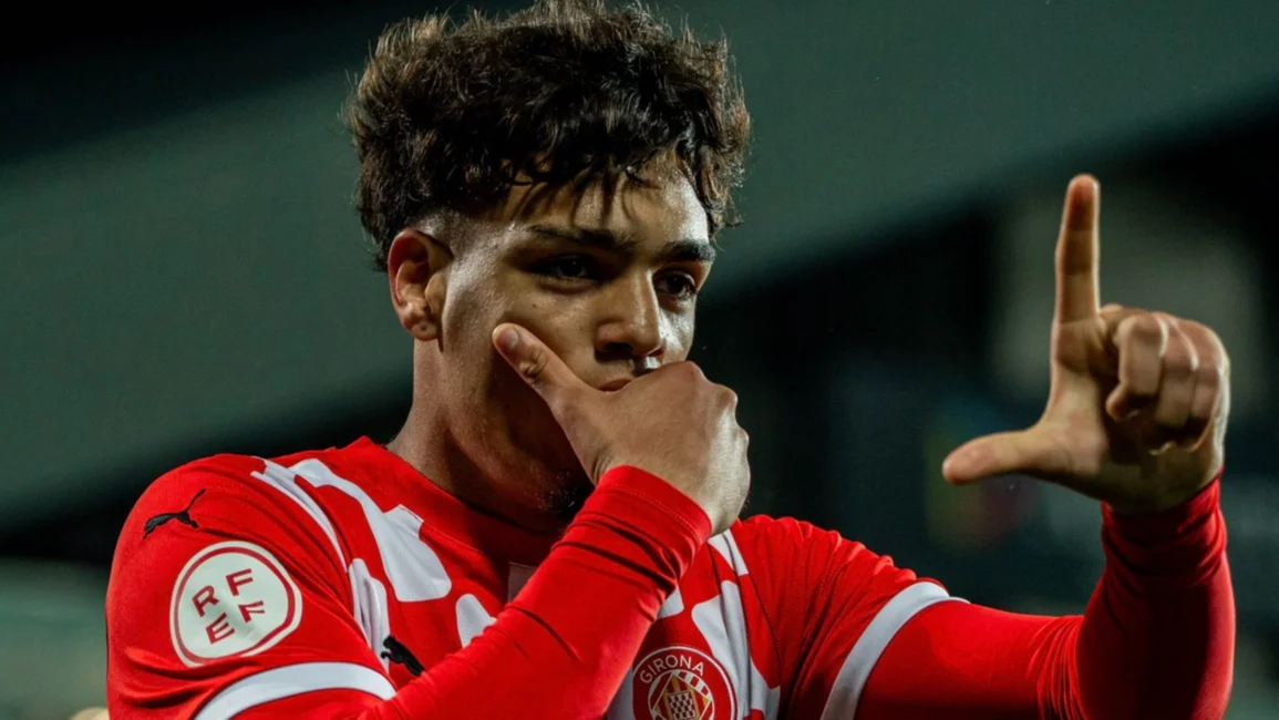 Juan Arango Jr. le dio el triunfo a su equipo en Europa con un golazo