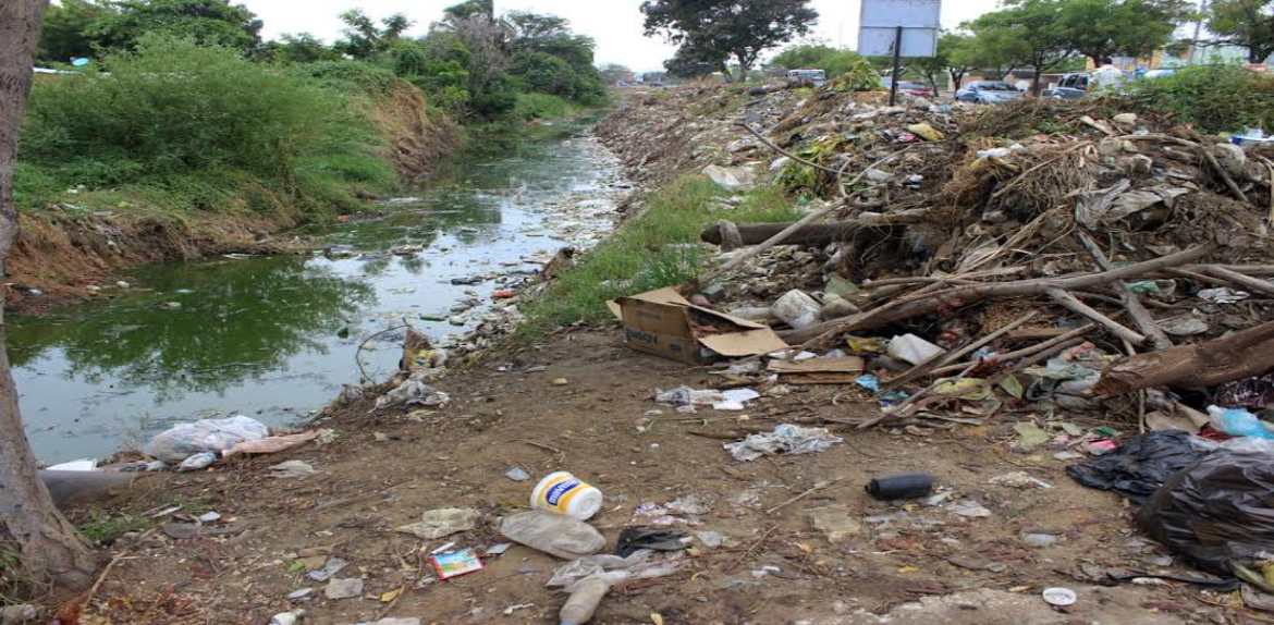 Basura y descontrol en «El Relleno» de Milagro Norte