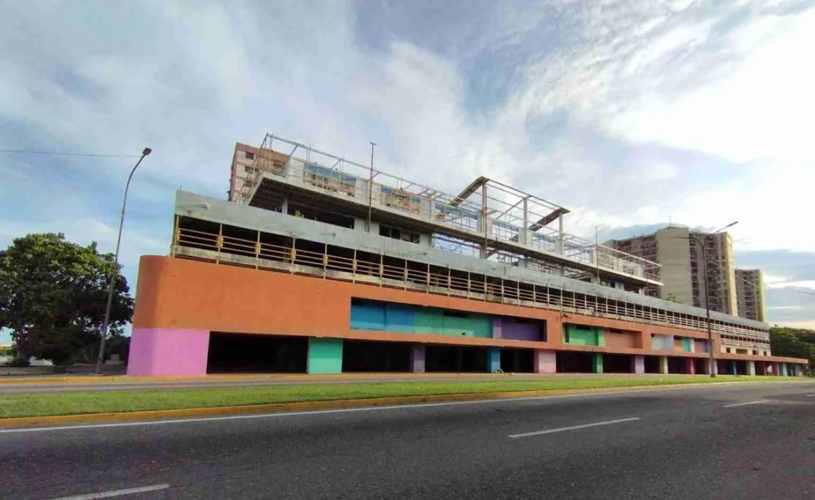 Un basurero es lo que queda del antiguo CRU e Irdez de Padilla