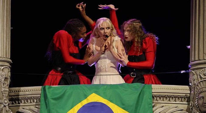 Lady Gaga enloquece a más de 2 millones de fanáticos en Copacabana