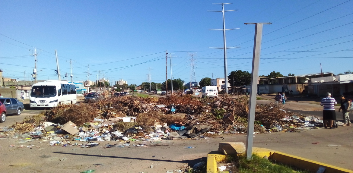 Circunvalación 3 y la basura, un problema sin fin para la Alcaldía