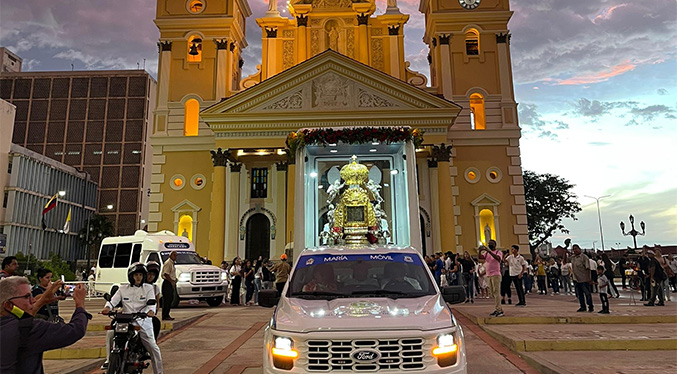 Bendicen nuevo ‘María Móvil’ donde La Chinita recorrió varias calles de Maracibo, Mara y San Francisco