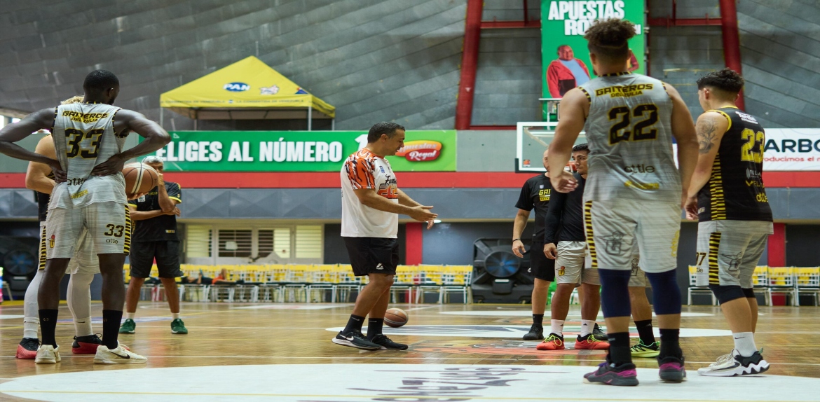 Gaiteros completa su último entrenamiento previo al juego 3 de la final en Maracaibo