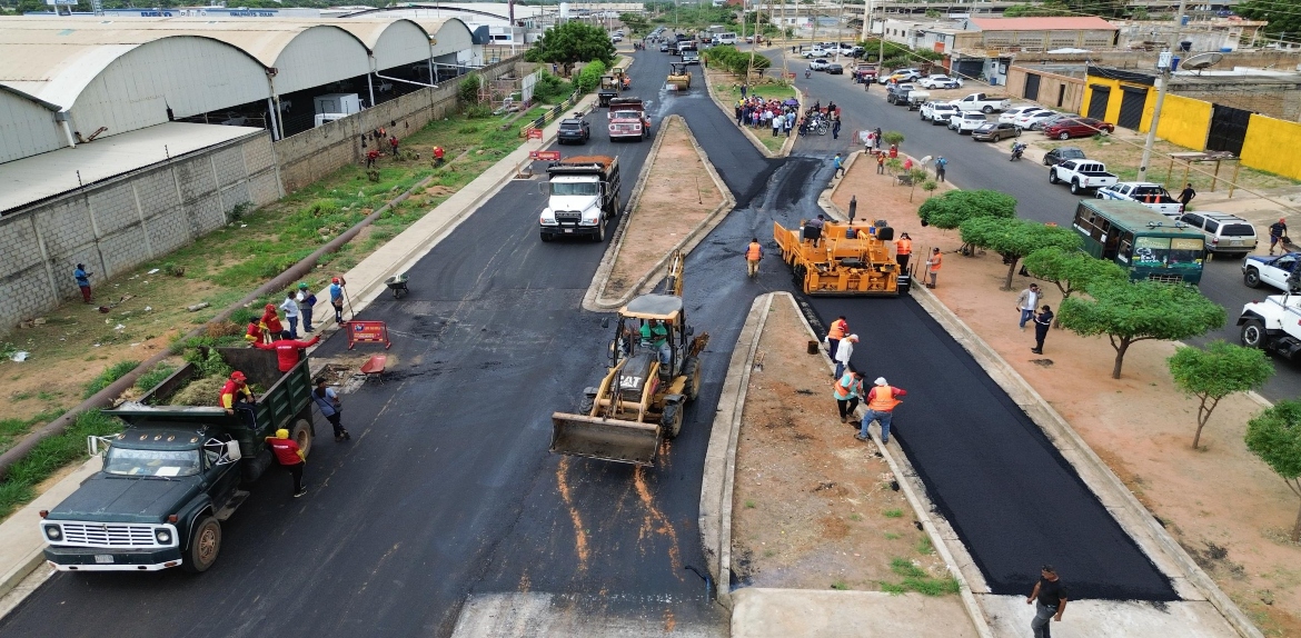 Plan Zulia Oeste inicia colocación de 10 mil toneladas de asfalto en corredor vial de la circunvalación 3
