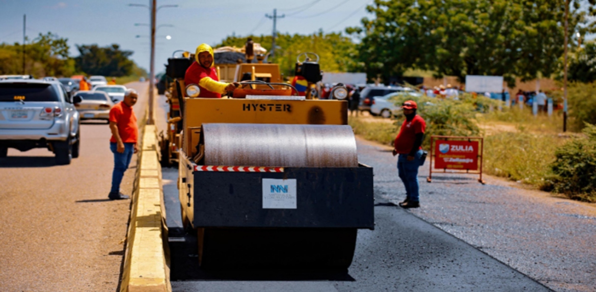 Plan de asfaltado regional se extiende a la Cañada de Urdaneta y continúa en el oeste de Maracaibo