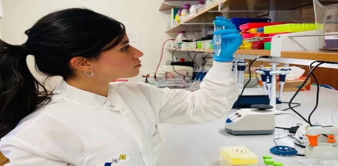 Científica venezolana descubre causas del dolor de párkinson durante su doctorado en Chile
