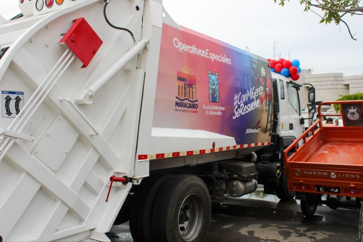 Alcaldía otorgó 3 camiones y 5 trimotos de basura en marco del 496 aniversario de Maracaibo