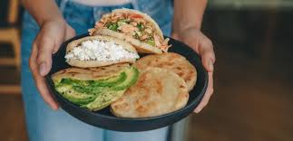 Mundial de Desayunos de Ibai Llanos determina por votación popular qué arepa es mejor entre la colombiana y venezolana