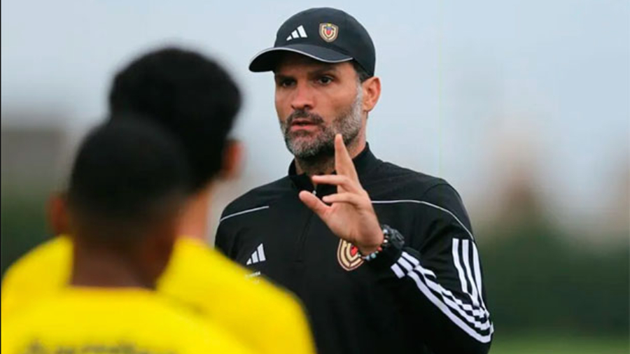 Ratificaron a Oswaldo Vizcarrondo como director técnico de la Vinotinto