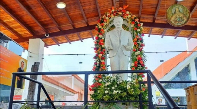 Devotos conmemoran 161 años del nacimiento de San José Gregorio Hernández