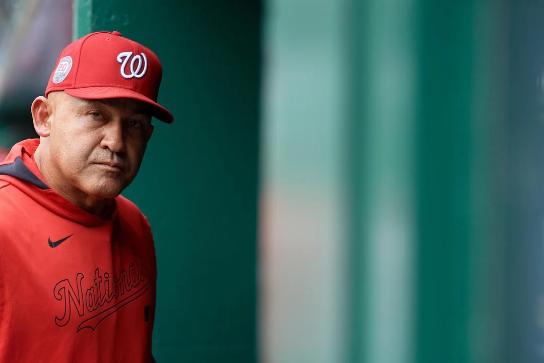 El venezolano Miguel Cairo deja de ser el mánager de los Nacionales de Washington