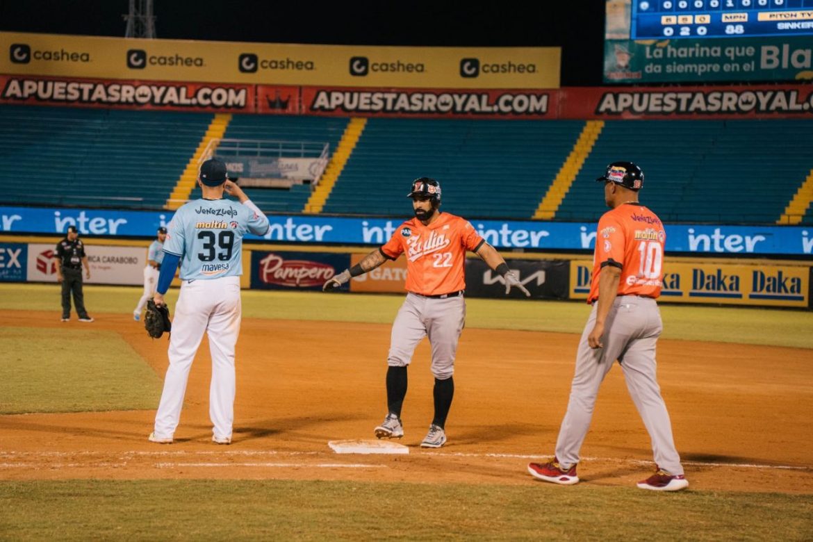 Águilas hunden a Magallanes con polémica expulsión a Felipe Rivero