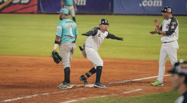 Rayder Ascanio se viste de héroe en triunfo de Águilas en extra-innings