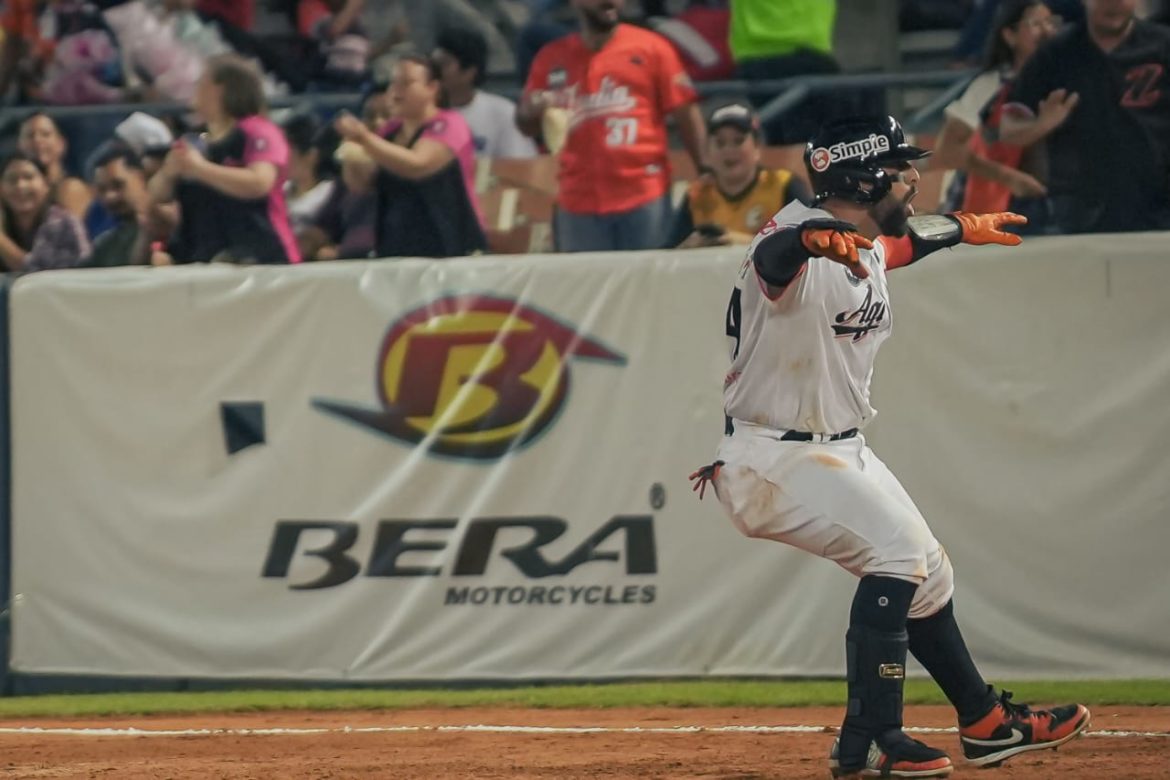 Águilas barre a Tigres y se mete de lleno en la pelea por la cima