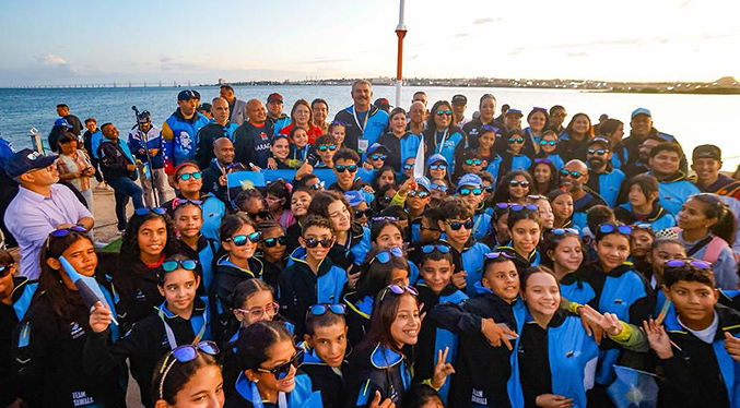 Gobernador Caldera abandera delegación de atletas que representará al Zulia en los Judenacom 2025