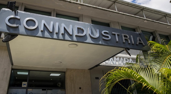 Conindustria califica de positivas propuestas discutidas con sector financiero y de servicios