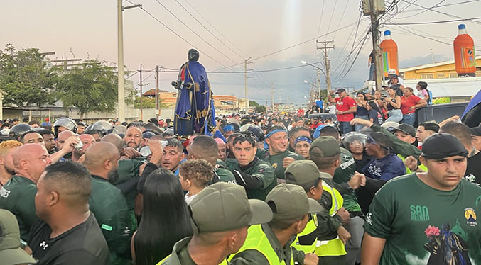 Devotos piden paz y sanación a San Benito en Cabimas