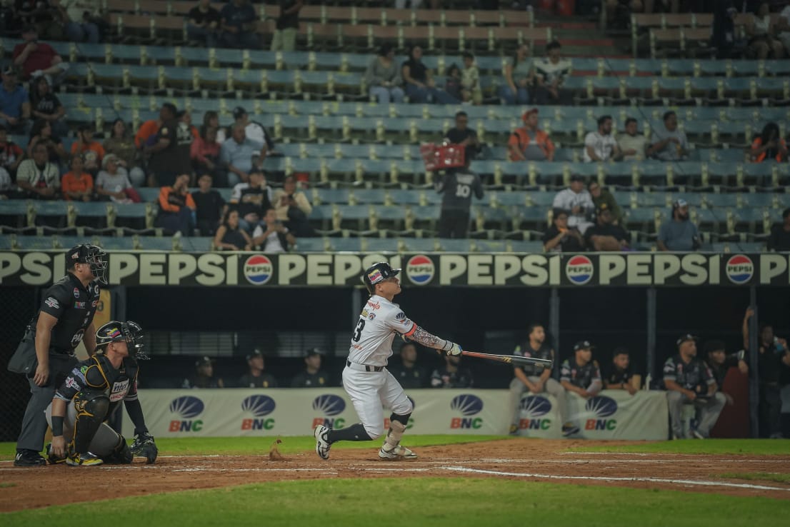 Águilas del Zulia mantienen el segundo lugar tras victoria ante Leones