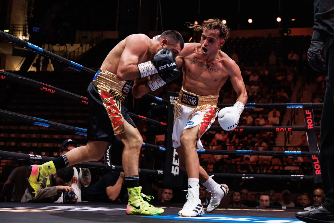 El venezolano Yoel Finol derrota a Shakhobidin Zoiriv por el Mundial IBA en Dubai