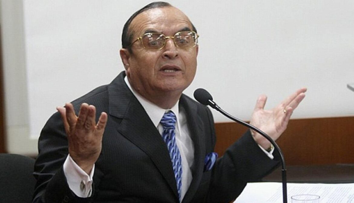 Renuncia en el PRIN tras revelarse asesoría de Montesinos en plan de gobierno peruano