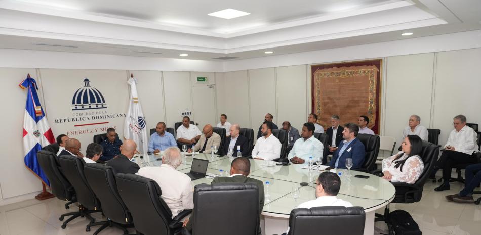 República Dominicana analiza impacto de la guerra en Medio Oriente en el sector eléctrico