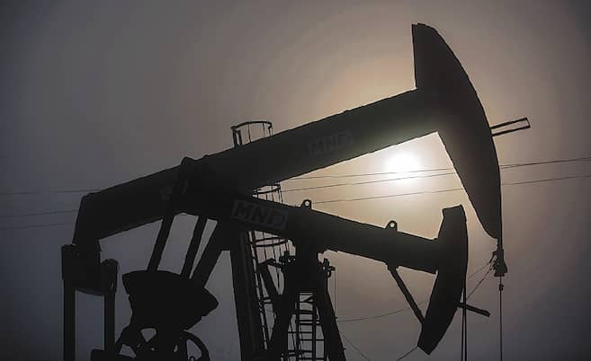 El petróleo supera los 100 USD por barril ante crisis en Oriente Medio