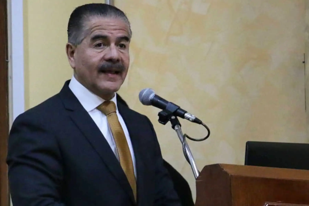 Perú: Ministro de Salud Luis Quiroz renuncia en medio de presiones políticas